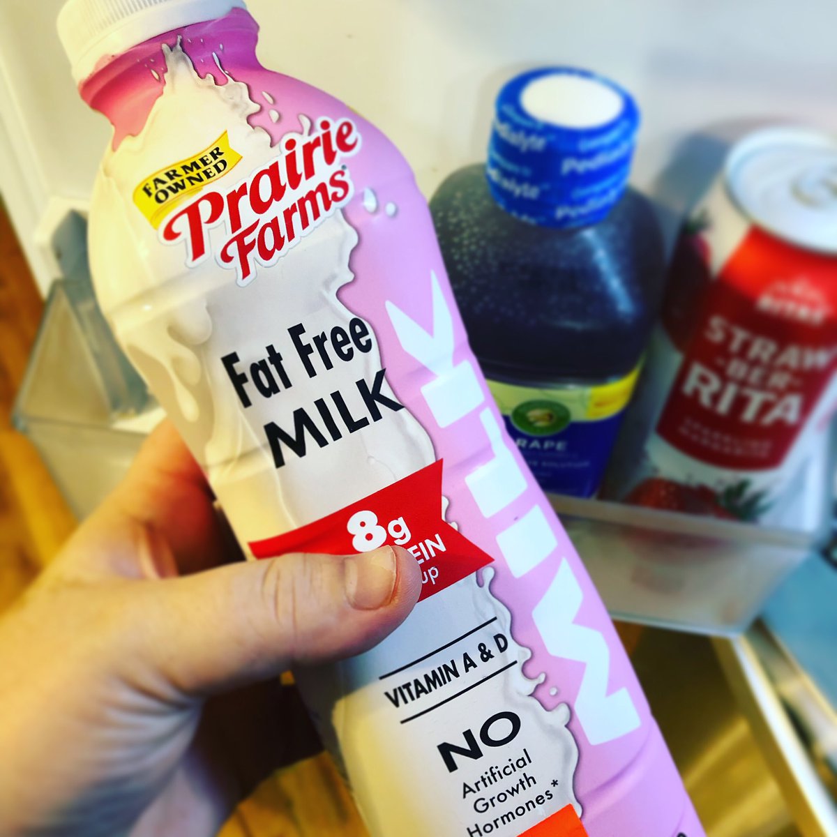 MyPineapple's tweet photo. Thank you regular milk in pink packaging... I now have trust issues. #notstrawberry #notamoosed https://t.co/UZms5Td19F
