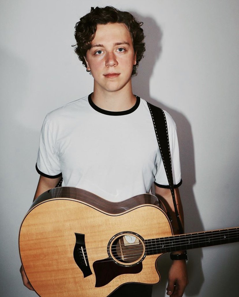 We can't wait to have Luke Jackson Latimer perform at this year's event! Luke is a singer/songwriter from Gainesville, GA that covers all your favorite classics.  Click the link for more details + tickets: SouthernWingShowdown.com 📸:@qwojcik