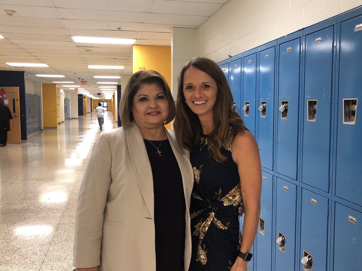 vlloyd02's tweet photo. Great day in Edinburg with K-2 teachers analyzing data with Exact Path and integrating instructional practices using Study Island! @Edinburgcisd  @edmentum #EducatorFirst https://t.co/Qc48jK0tEX