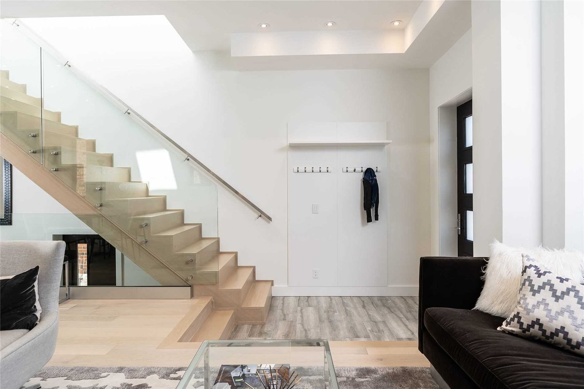 #Stairporn in a $2,649mil #Leaside house in #Toronto - #TorontoRealEstate #TOre #CanadianRealEstate #interiordesign