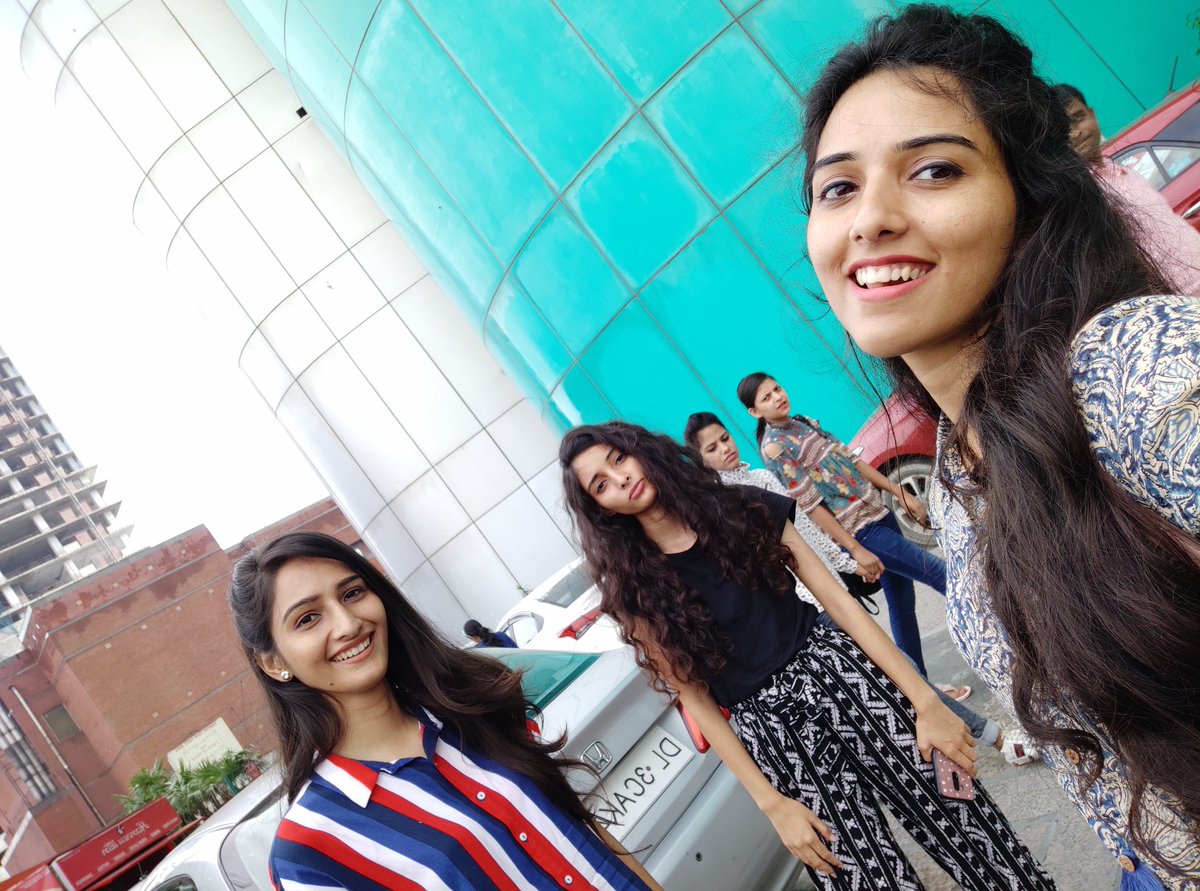 kanchannaithani's tweet photo. #Behne @KirtiNaithani & @dubstainment 🙆💁🙎
#DirectDilKiBaat
Hmm jb bhi meri life me koe musibt aati h to me tum dono ko dekhti hu n fir soch k hasti hu ki sala tum dono ko jhel liya to ye musibt kya chez h🤣
#TuesdayMotivation 😌✌ https://t.co/4t7kV0kMUx