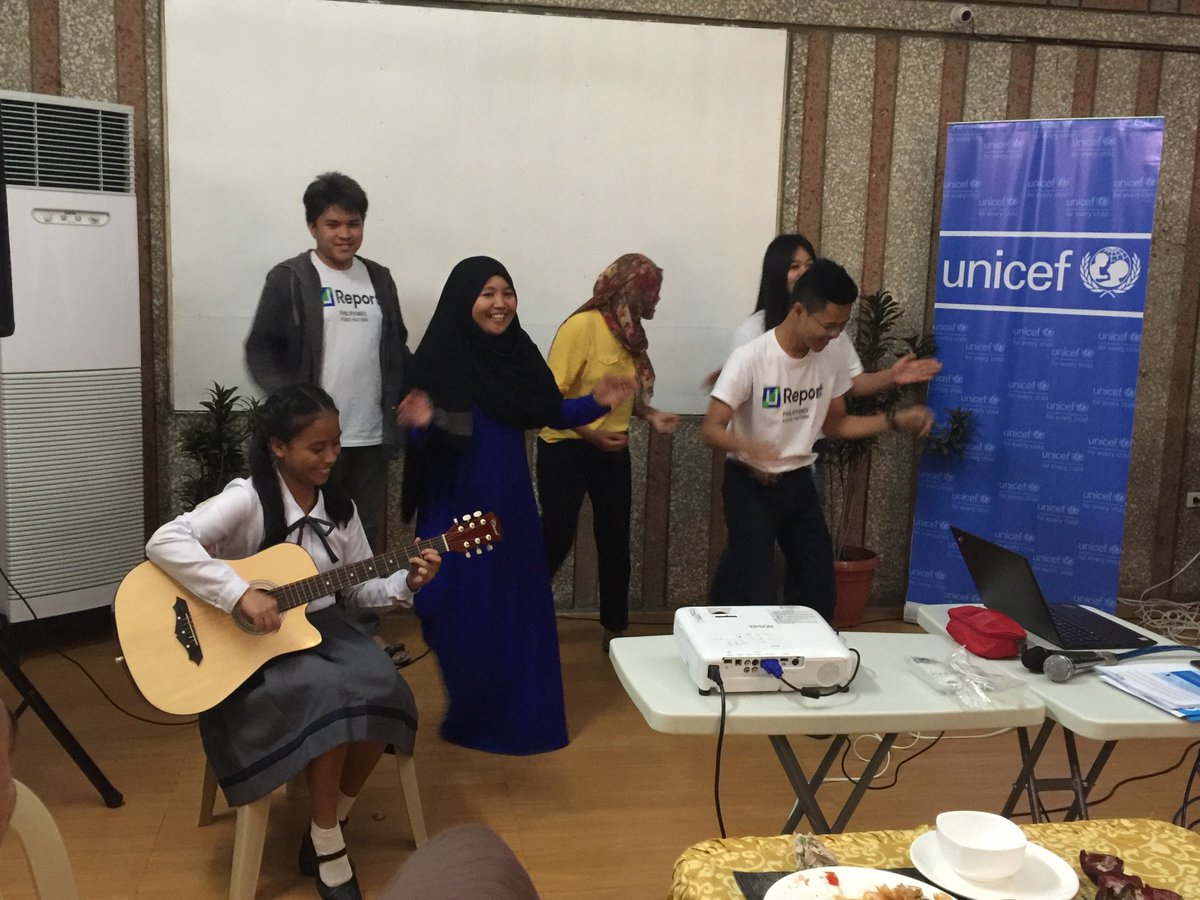 JuliaReesUNICEF's tweet photo. An evening with the energetic and talented youth networks in BARMM, performing their own composition on U-Report! Glad to see U-Report Philippines growing—now more than 4,000 Bangsamoro youth making their voices heard: https://t.co/tPQn0ks0B7 @ureportglobal https://t.co/H4xNotSnuK