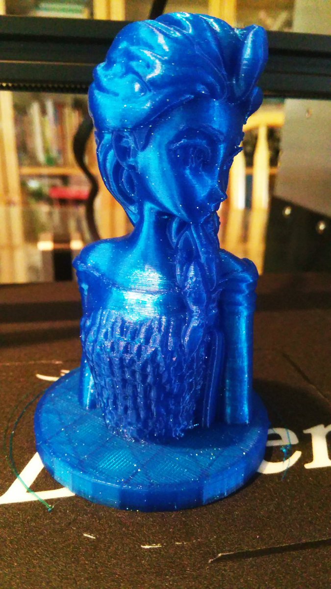 Plas3D's tweet image. One more Queen Elsa in Stardust Blue 🤩
.
Designed by @piraxchild 
Printed on Ender 3 Pro (stock) 0.2mm layer
.
#plas3d #frozen #disneyfrozen #Elsa #elsabust #glitter #sparkly #stardust  #stardustblue #blue