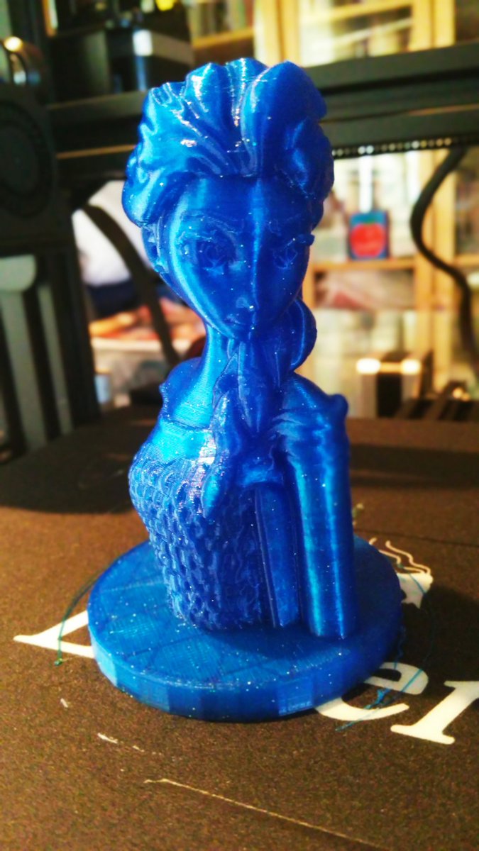 Plas3D's tweet image. One more Queen Elsa in Stardust Blue 🤩
.
Designed by @piraxchild 
Printed on Ender 3 Pro (stock) 0.2mm layer
.
#plas3d #frozen #disneyfrozen #Elsa #elsabust #glitter #sparkly #stardust  #stardustblue #blue