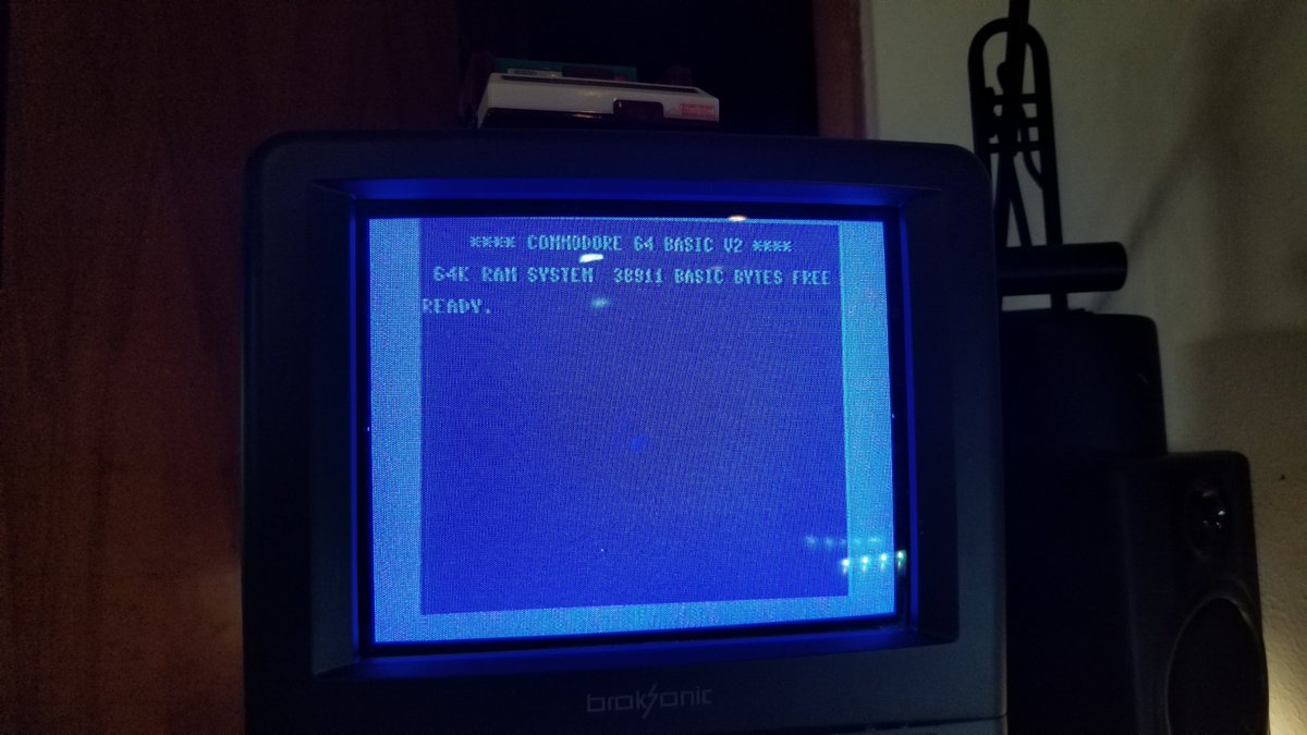 PixelMaker04's tweet photo. Now that I've got a proper #desoldering station I added sockets to the RAM in my #C64. Everything works fine except my #epyx #fastloader cartridge doesn't load in my #breadbin. It loads in my #c64c though. #commodore64 #commodore #retro #retrorepair #everythingc64 #retrocomputing https://t.co/LKo1aH0ARh