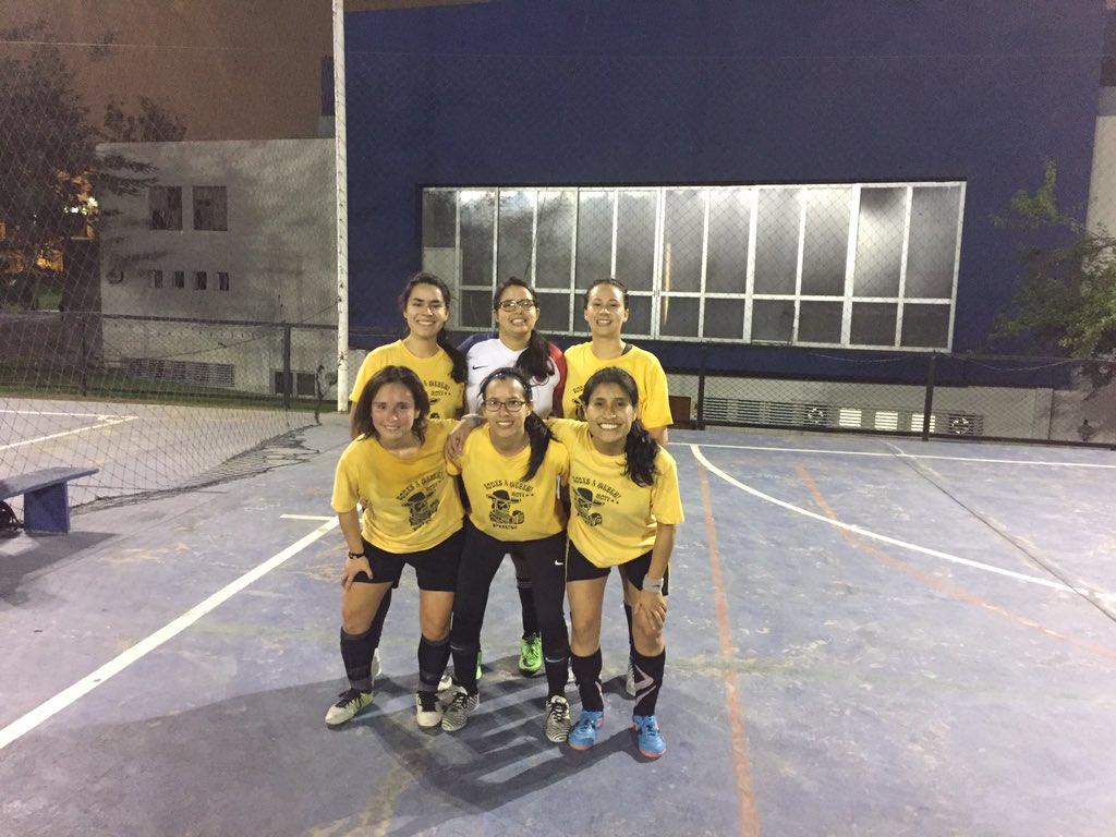luisaYliana's tweet photo. Ganamos! 🥰 #PartePierna #FutsalPUCP https://t.co/lMy00eICLC