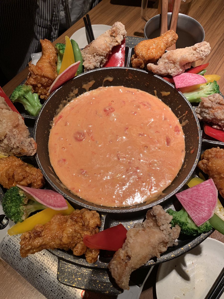 kazoku0610's tweet photo. 昨日の夜は、本にかかわる人たちで飲み��🍻
UFOフォンデュ美味しかった!
またぜひ集まりましょう!!
#池袋
#thelifetable https://t.co/4y5vrQwF3F
