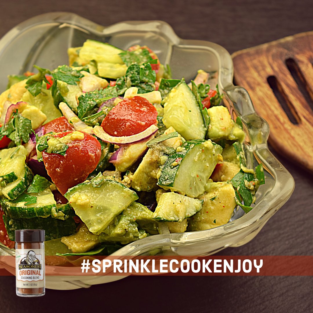 Seasonest's tweet photo. Garden Salad with Avocado 🥑 will satisfy your cravings and taste buds.
.
Check out our blog post for the recipe and order a bottle or two of our Original Seasoning Blend too  😎
.
https://t.co/E5lLgosAGC
.
#seasonest #sprinklecookenjoy #seasoning #spices #seasonings #vegetarian https://t.co/oFVQZ43psx