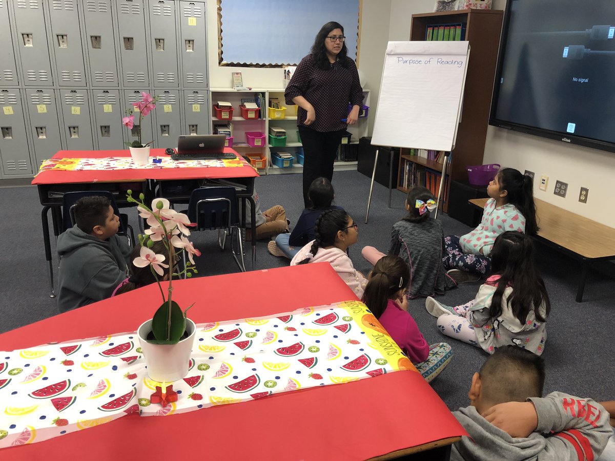 pgerig's tweet photo. Loved the way our teachers are teaching our students on how to select their “just right book”! @BurksElementary #mymisd #burksmisd https://t.co/G8PguDuKKE