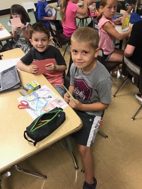 CNEElementary's tweet photo. What a great first day of school! Students enjoyed seeing notes that were written just for them. #esbestfirstdayever #TheRocketWay https://t.co/PU648ePvZW