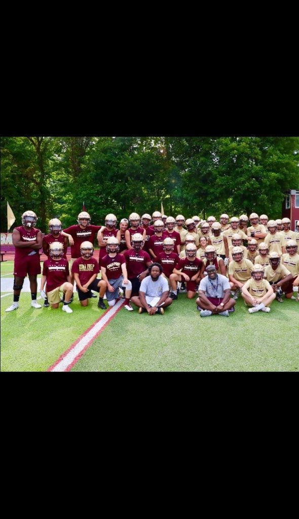 's tweet image. Getting ready  for the season with my brothers and coaches 🏈🏈 @ionafootball #reptheprep #ionaprep