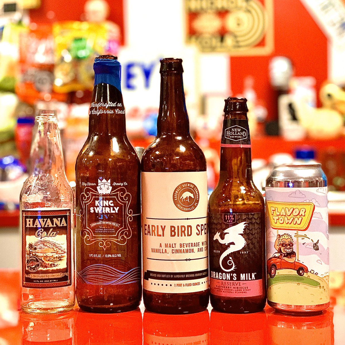 BeerBrosBS's tweet photo. Have you listened to Episode 120 yet? We recorded it with @BurgerBeast himself at the @BurgerMuseum!

We also tried great beer from @newhollandbrew @kingharborbrew @aardwolf_brew @eagleparkbrewing!

#beerbrosbs #bbbsokys #craftbeer #podcast #beercast https://t.co/ExW3mYC2dL