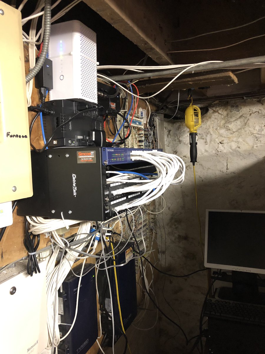 MactelecomN's tweet photo. Bad cable job! I want to see other cable messes people run into @CablingTweets @ubnt @networkcablingM #badcable #ratsnest https://t.co/2DK8GsTE3s