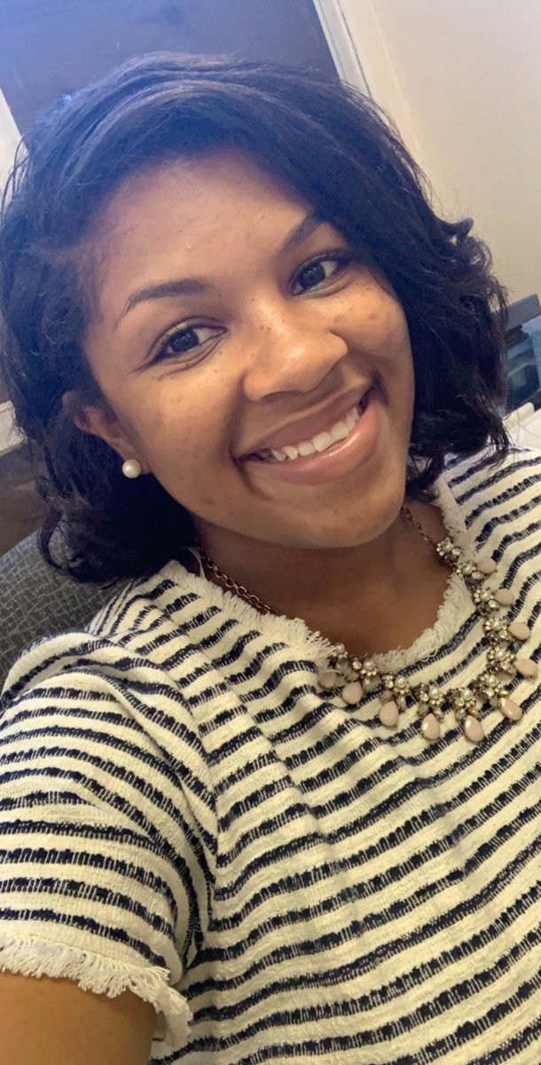 BloomBMarie's tweet photo. First Day of school! CUJO 💙🖤#AKAEducator #EnglishOne #LovingMyClassesAlready #LetsKeepThatSameEnergy 👩🏾‍🏫🍎💕💚 https://t.co/zRBR2Je3JO