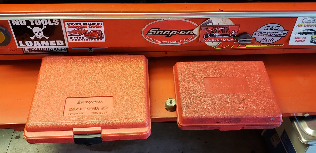 motormouthradio's tweet photo. We know it's been talked about before, but we're here to tell you just how versatile these @gunk wipes are. From cleaning hands to tools to 40 year old tool boxes, they get the job done. #gunkwipes #cleantools https://t.co/uvQmeHdtTn