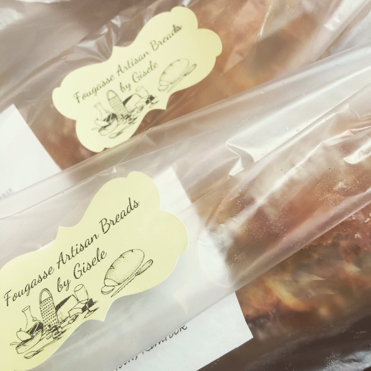 Farmer’s Market Monday! #farmer #farmers #farmersmarket #bread #breadporn #breadbaking #bake #baking #bakery #sourdough #baguette #boule #loaf #slice #BonAppetit #gourmet #Foodiechats