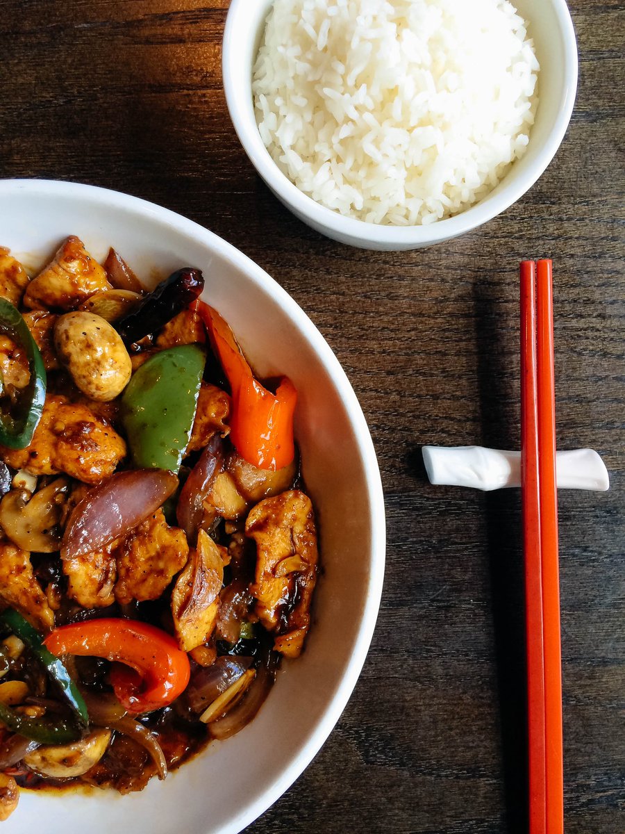 Monday Funday! 1/2 price bottles of wine &amp; sake* &amp; 25% off all Signature dishes all day in Frisco &amp; Southlake! 🍷

If you can’t make it on Monday, we have the same deal on Tuesday in Frisco and on Wednesday in Southlake!🍶

Ma La Chicken Stir Fry pictured 🥢