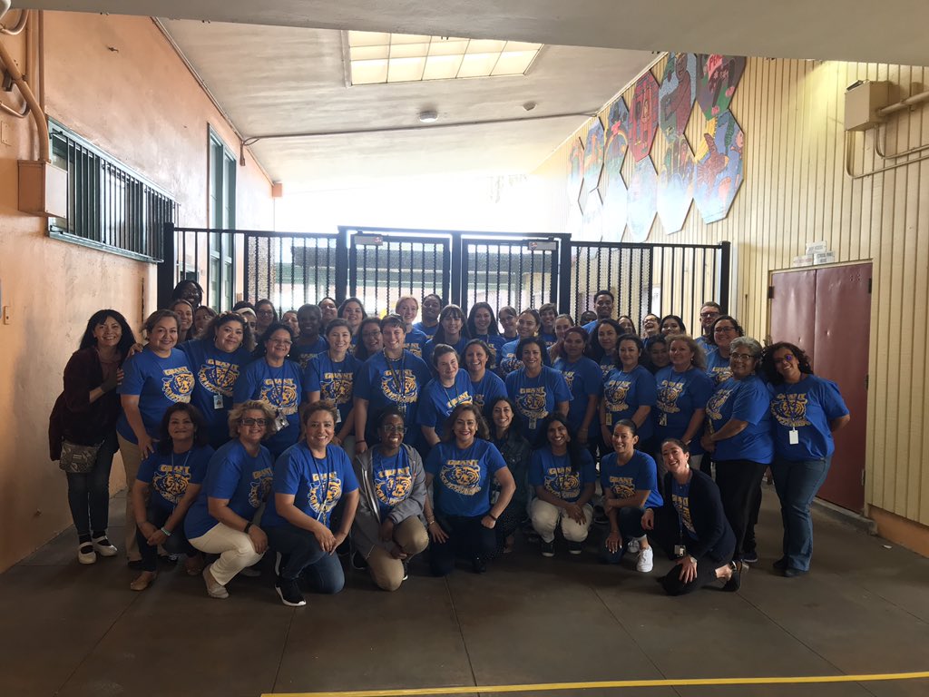 Grant_Grizzlies's tweet photo. First day of school in Grant Elementary School. Thank you Mr. Tom Panas for your visit.#BuildingCommuinty #wholechildwholecommunty #LearningTogether #PositiveMindset https://t.co/HprkvaMFnK