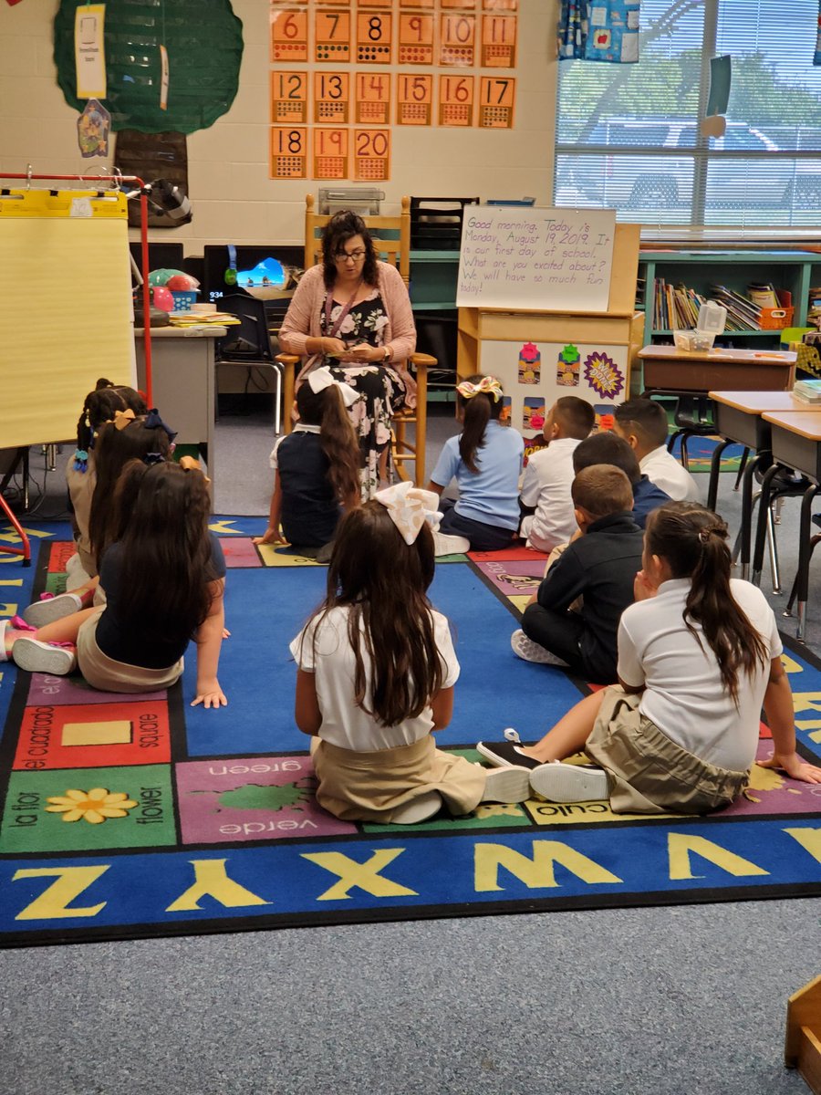 rozannelopez7's tweet photo. Hats off to our amazing teachers at D.McRae!! They provided a great first day of school for all our students. #CheckyourEngine #Riseandshineon819 #EastsidePride #StudentEngagement @DMcRaeFWISD @auraangel05 https://t.co/h7FXdpuuWm