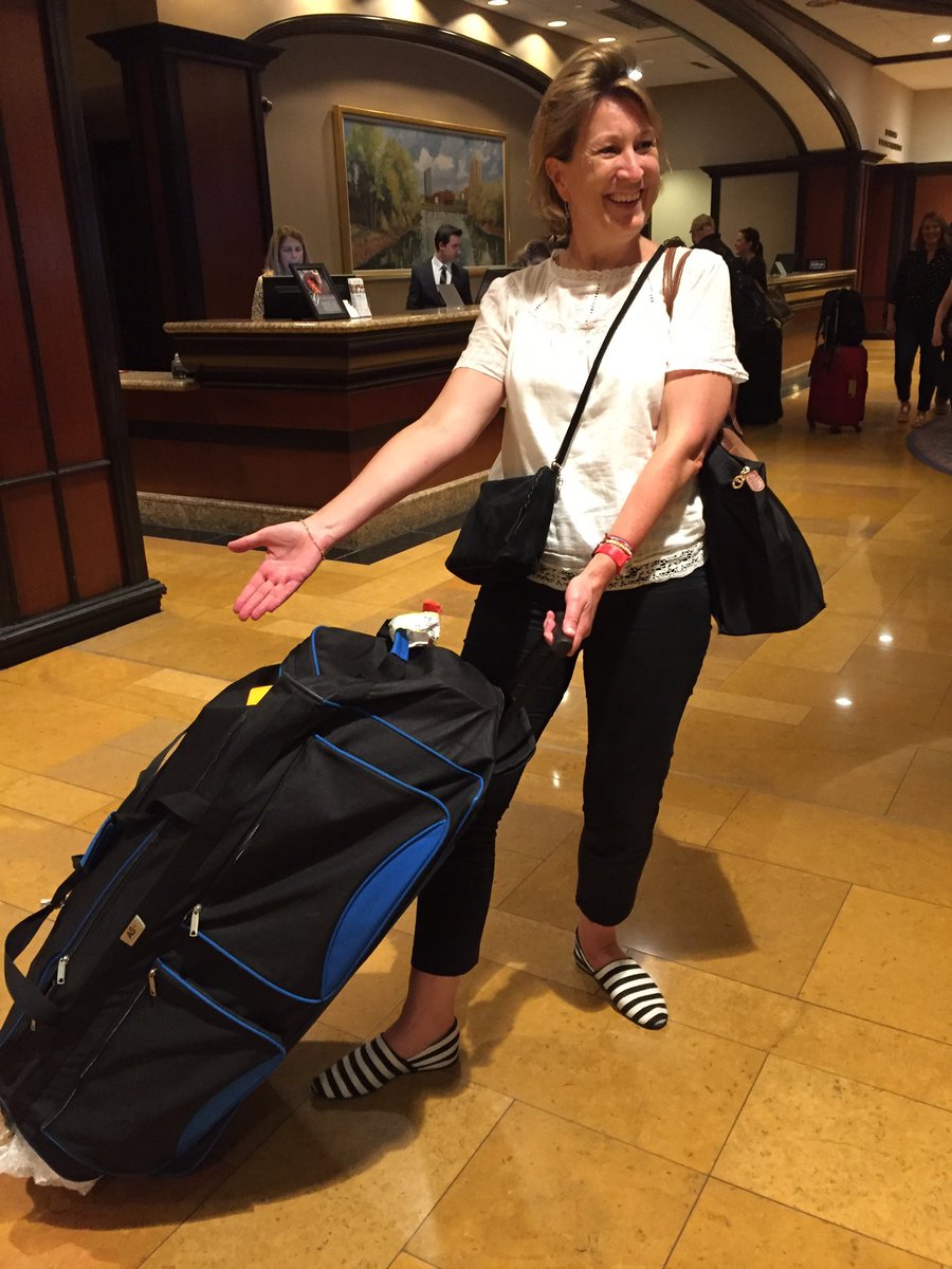 ⁦@HelenMatthewsQ⁩ of ⁦@CureParkinsonsT⁩ is reunited with her luggage after 24 hours. Thanks ⁦@AmericanAir⁩