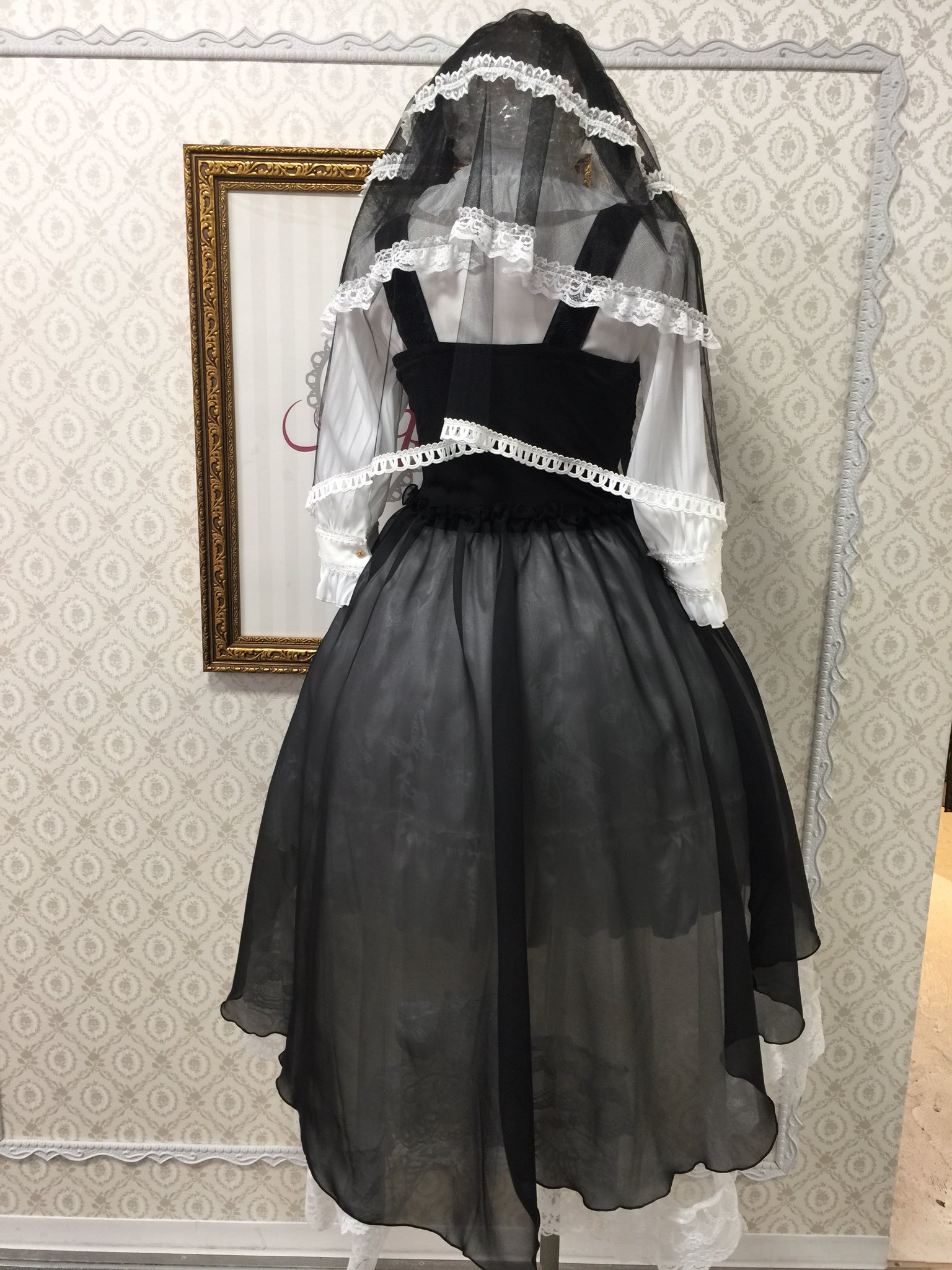 Mr Corset Twitterissa Mrcorsetオープン致しました 本日は完売中だったフックテールベストを使ったコーディネート ゴスロリ定番のブラウスにベールカチューシャを付けて一気にシスター風に T Co Fhcezrjm1x Twitter