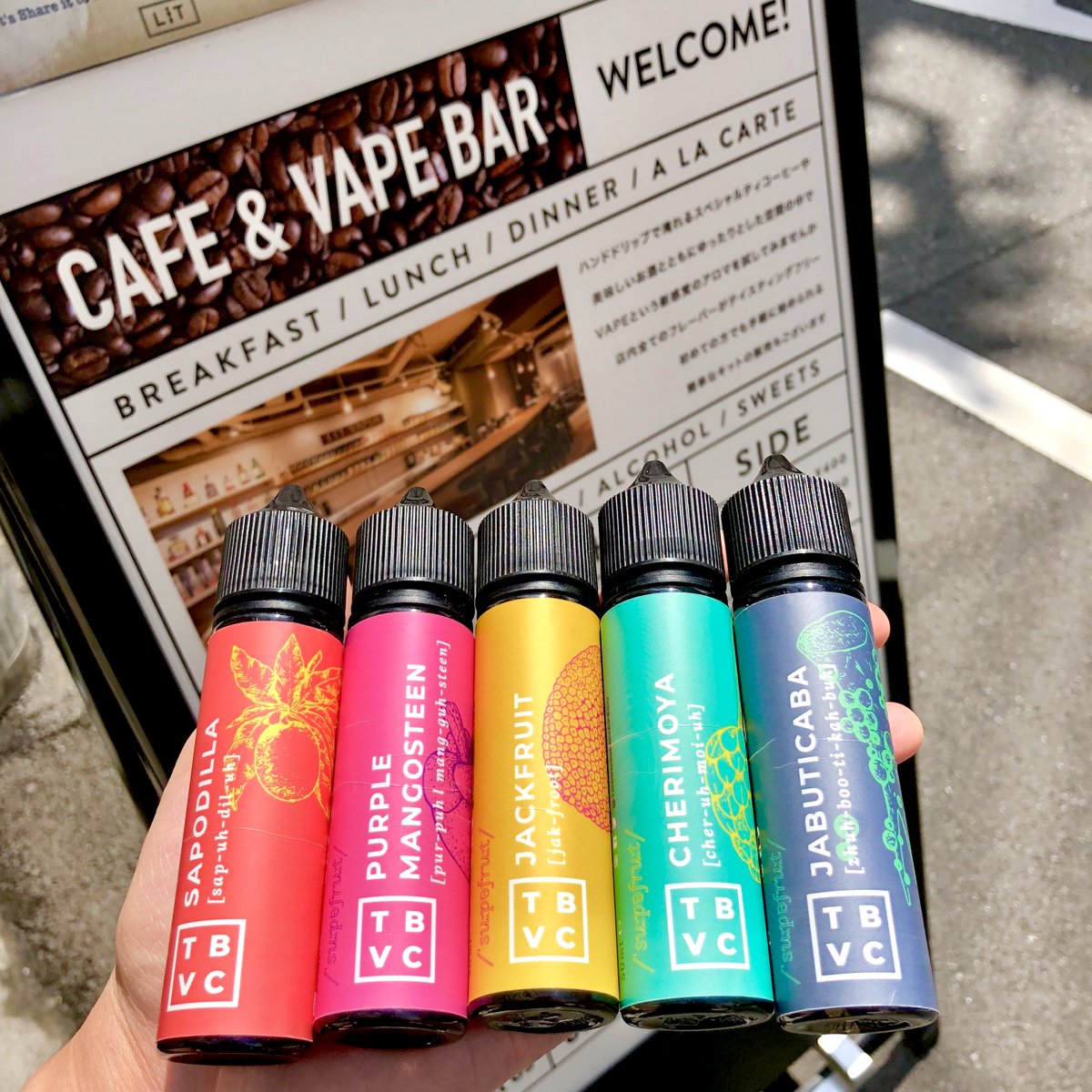 litvapor_osaka's tweet photo. TBVCシリーズ、リストック致しました✨

おはようございます😃
LIT VAPOR Cafe &amp; Bar本日もオープンの時間です☕️

超人気のパープルマンゴスチンをはじめ、さっぱりしたフレーバーがこの夏に最適👌
がっつり入荷しましたのでこの機会にぜひお試し下さい😎
#litvapor #tbvc https://t.co/G6qb47OwPR