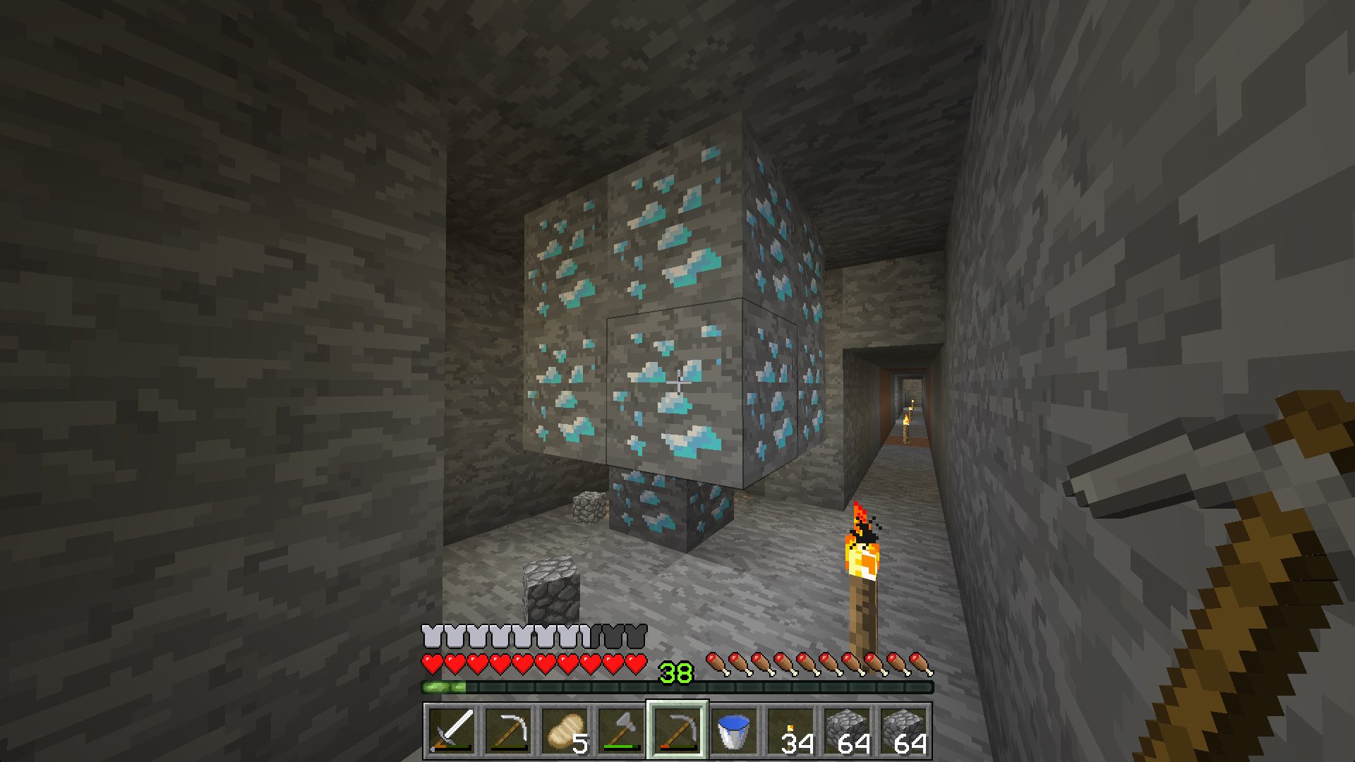 Руды в майнкрафте высота. Находит алмазы мод. Minecraft компас. Находит алмазы мод. Алмазная шахта майнкрафт.