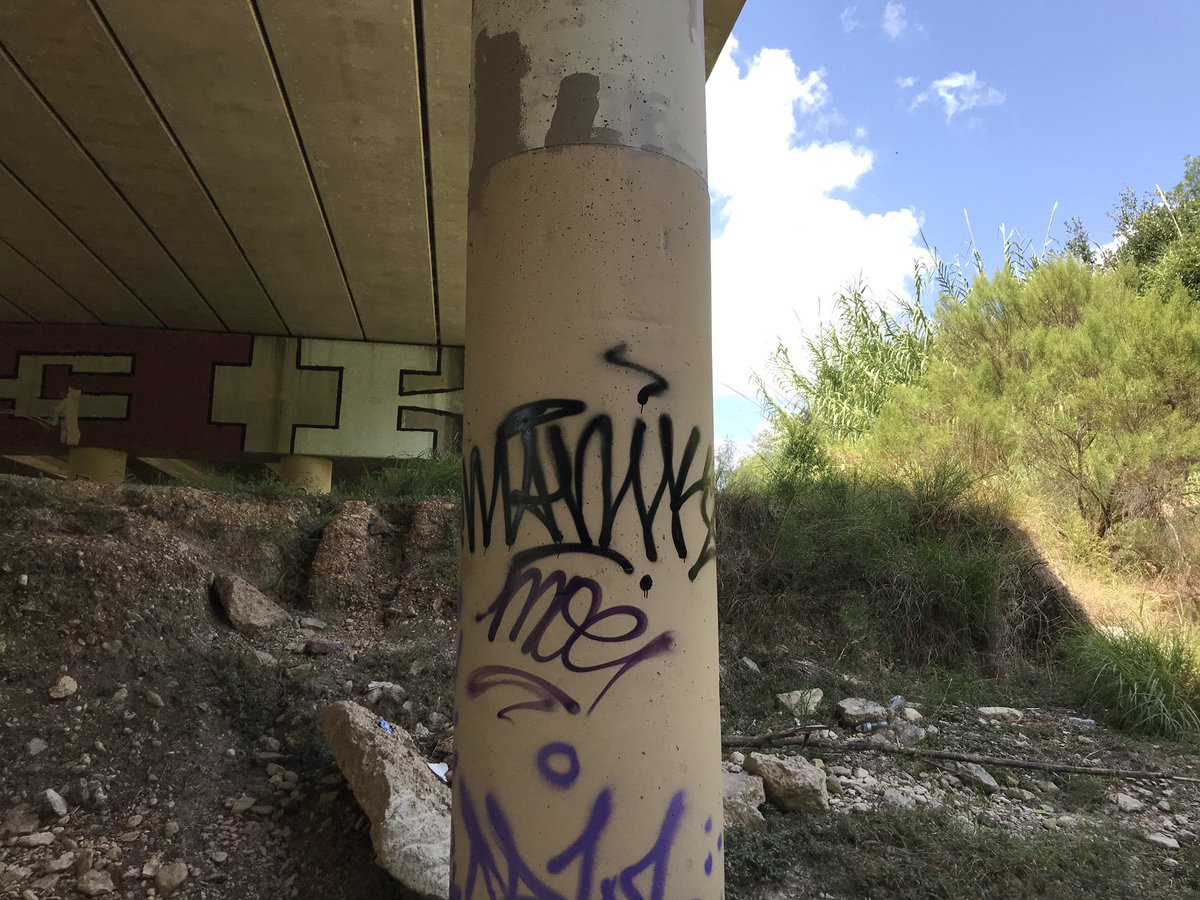 manikSA210's tweet photo. ‘MANIK’ Some Other Writes!! 
Found A Cool Spot Today 

#Art #Graffiti #Graff #Writes #RunOns #NonStopWrites #Paint #Molotow #GraffitiArt https://t.co/31xGGq93Y1