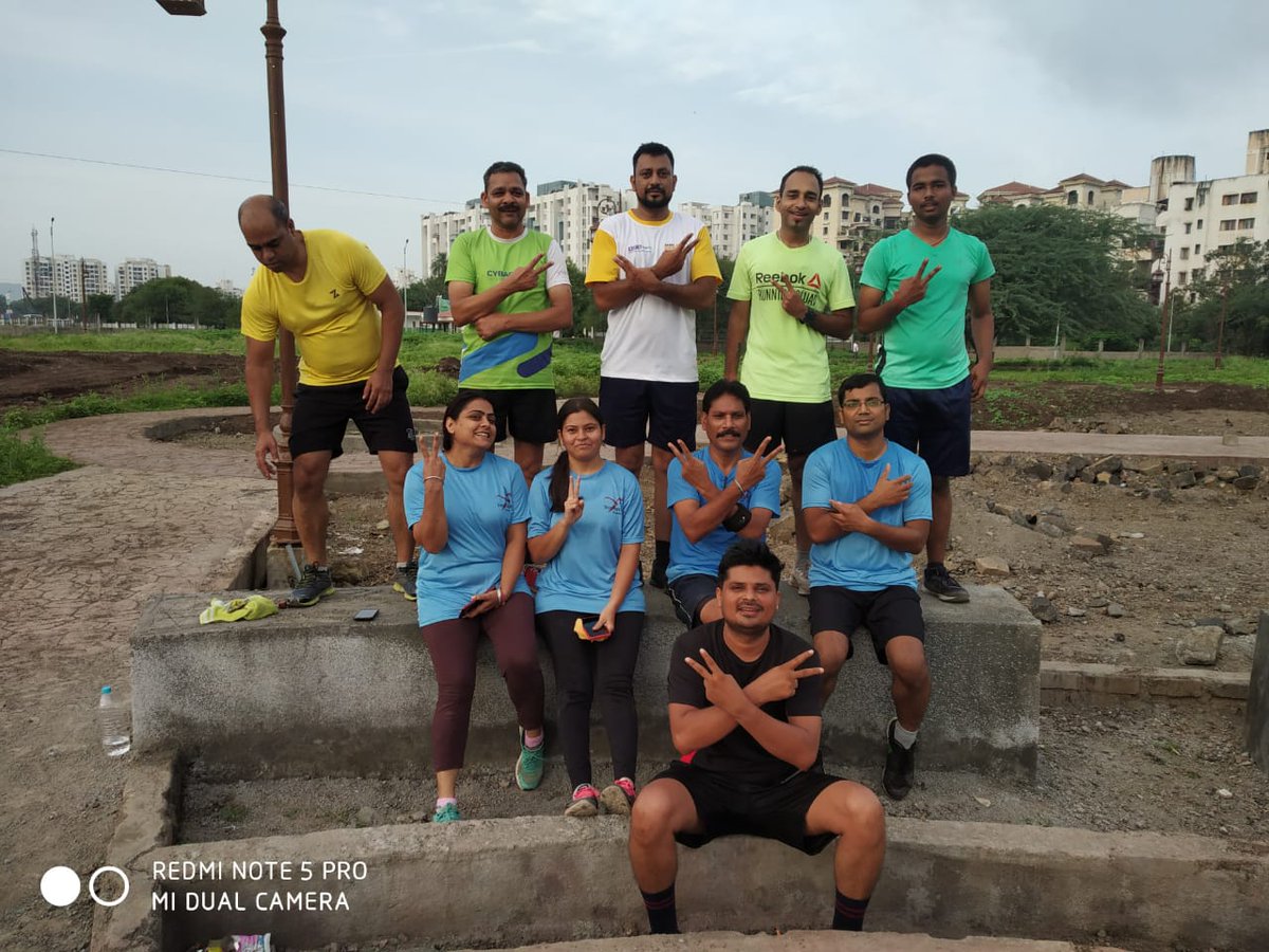 HrRunners's tweet photo. *Tuesday Interval Training*
YRP Gate - 6am
Warmup Run - 2km
Reassemble at Mayur Enclave Gate for Fast Run Repetations 250m*8 followed by slow run repetations 250m*8
Cool Down Run - 2km
Post Run Stretching at PMC Garden at 7:15am
#handewadiroadrunners #HRR #hrronrun #runrestrepeat https://t.co/5ei09bgfOi