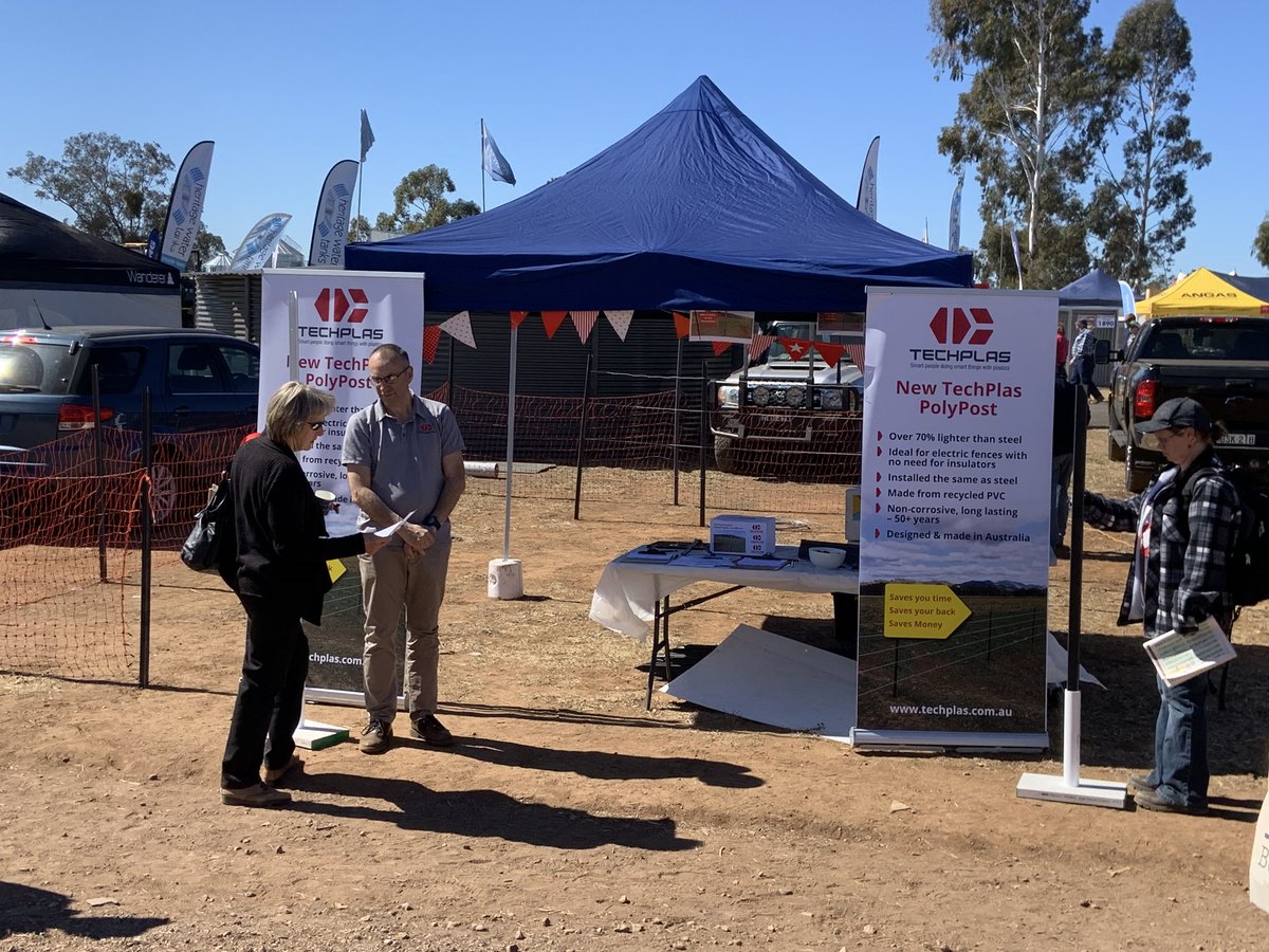 TechBoardAus's tweet image. #AgQuip @AgQuip showing off the benefits of TechPlas PolyPosts!
