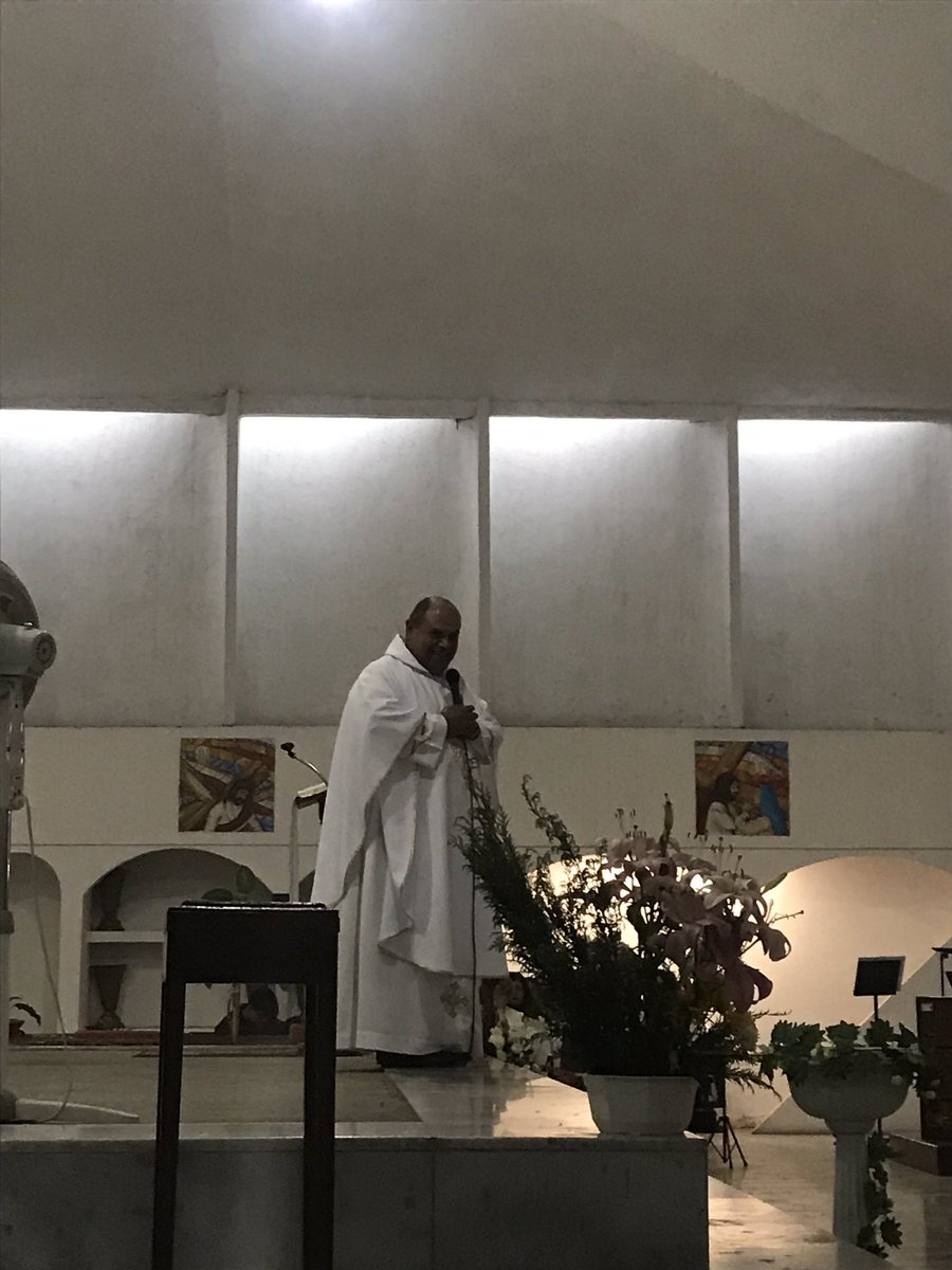 ssanchez_12's tweet photo. Acompañando en sus 19 años de sacerdote al Padre Agustín (El Bishop, para los cuates)
Ex compañero del Seminarjo desde 1987
Parroquia Maria de Guadalupe Reyna del Trabajo
#ExMG https://t.co/MphyOIdR8X