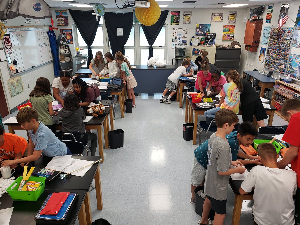 Students were highly engaged with our first lab working on scientific processing skills.  Nothing like the beginning of school and hands on learning!  #BestjobIeverhad <a href="/BerryMiddle/">Berry Middle School</a>
