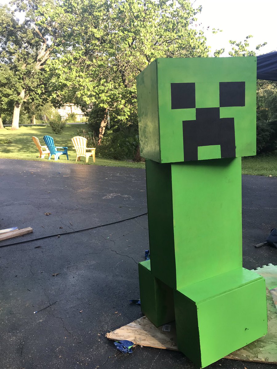 circuitchicken's tweet photo. CREEPER UPDATE: made lots of progress the last few days! Had lots of problems with the stability of the leg with the motors and wheels in it. I am now in the process of integretating metal into the supports to hopefully increase the overall stability. #Minecraft @MkeMakerFaire https://t.co/rxgL7IkJME