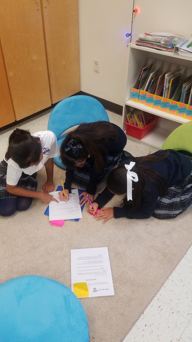 DaydelisseR's tweet photo. It was a great FIRST Day π #stationsready #amagicalyear @CowartDISD https://t.co/gVnKvx9TZ2