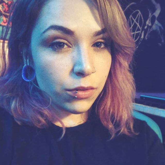 EmilySauro's tweet photo. 😴 Sleepy af. #streamer #twitch #alternativegirl #closeup #twitchkittens #pinkhair #lipring #blueeyes #stretchedears #plugs #sleepybb https://t.co/jeu2kyt4j8 https://t.co/8dMkDcQQKc