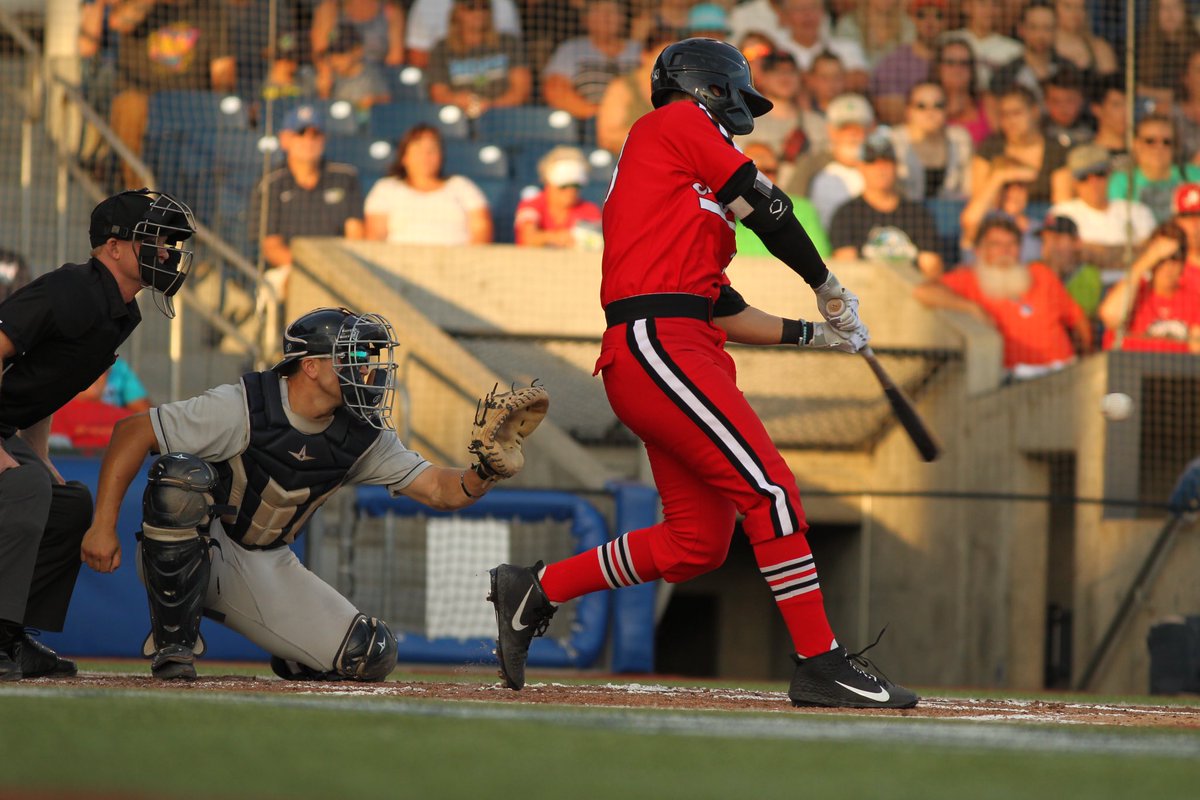 HillsboroHops's tweet photo. Yerzy singles in 2 in the bottom of the 1st to put your Mavericks up 2-0!
#MavericksMonday https://t.co/kBxXXOFDEm
