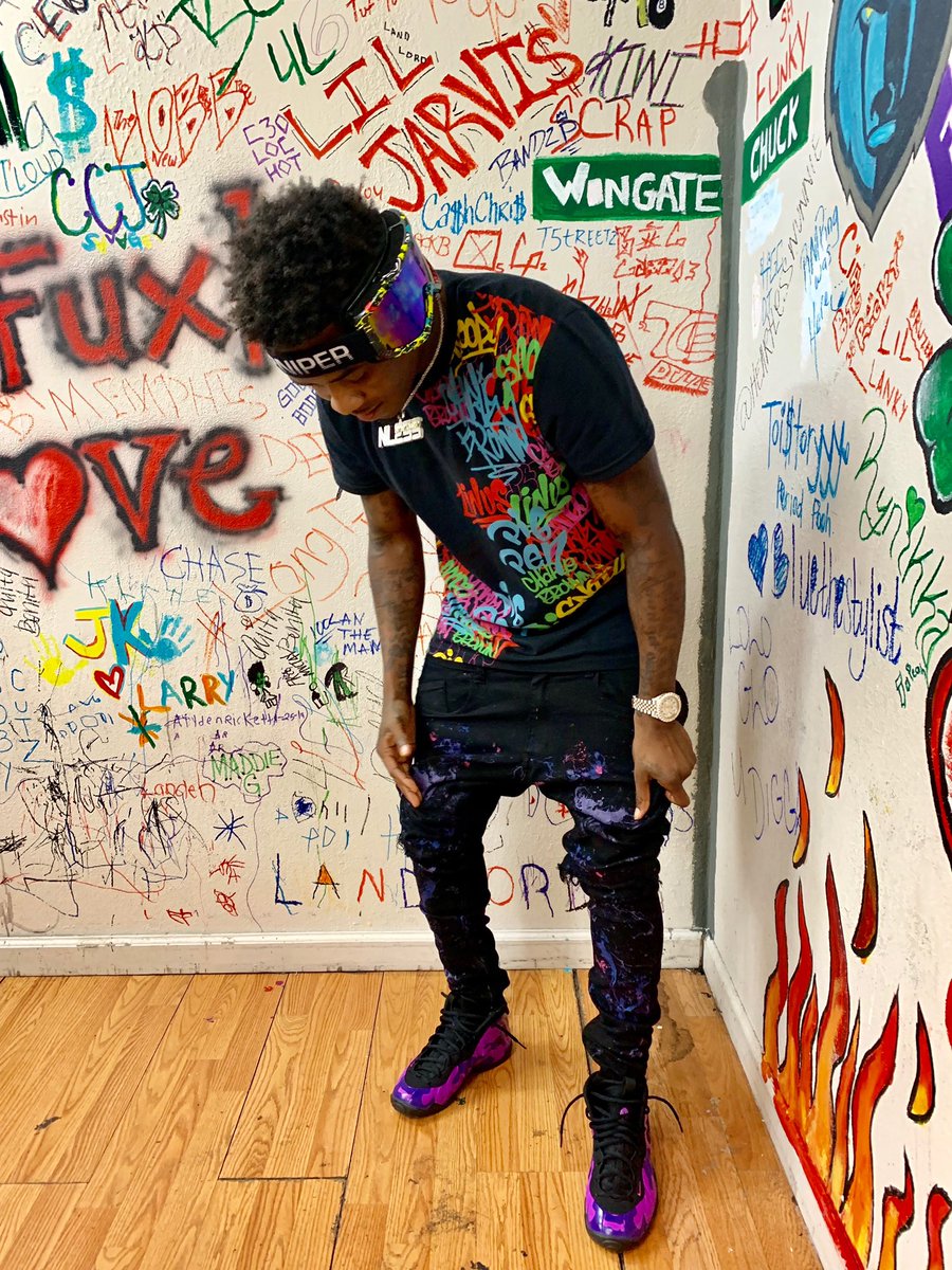 DeeMulaMwuahhhh's tweet photo. Dey Tryna Blemish My Image Saying I Did This &amp; That , He Threw A Shot ❌ We Spinned Da Blocc 🌪WTF I Look Like Dissing Bacc 💜🤫 https://t.co/PspQxYnwnY