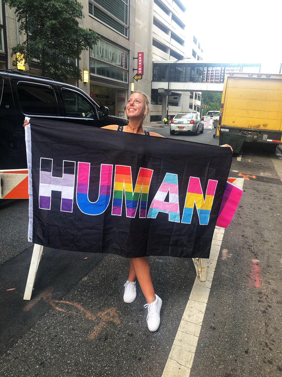 HunterElizabe11's tweet photo. #CharlottePride #Human #samecolorblood #standup https://t.co/obT2YOEOlb