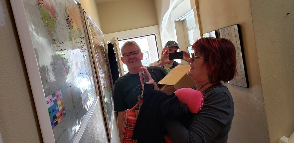 Delta9House's tweet photo. Myrtle pins J'burg on the Delta-9 House International map.

Jules is surprised we've had a guest from Sudan.

Nelio films it all.

@DaggaCouple inda hizzie. https://t.co/4hwWdecMhW