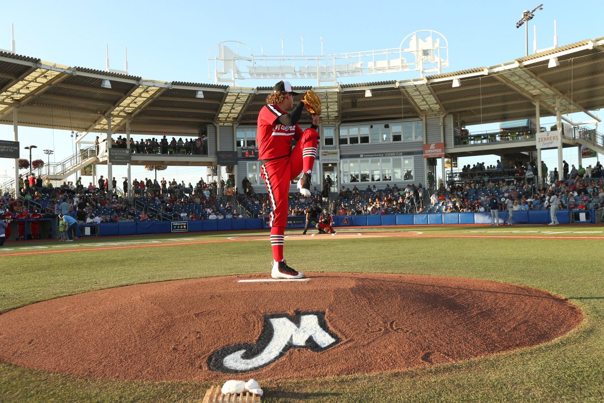 HillsboroHops's tweet photo. Ryne Nelson’s night is done.
2-IP
0-R
1-K
1-H
#MavericksMonday https://t.co/cszD3qoXcU