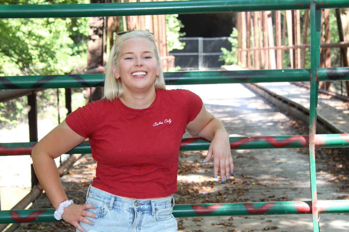 jaccsx_'s tweet photo. did someone say hot girl summer?? https://t.co/YF8bg5Kc87