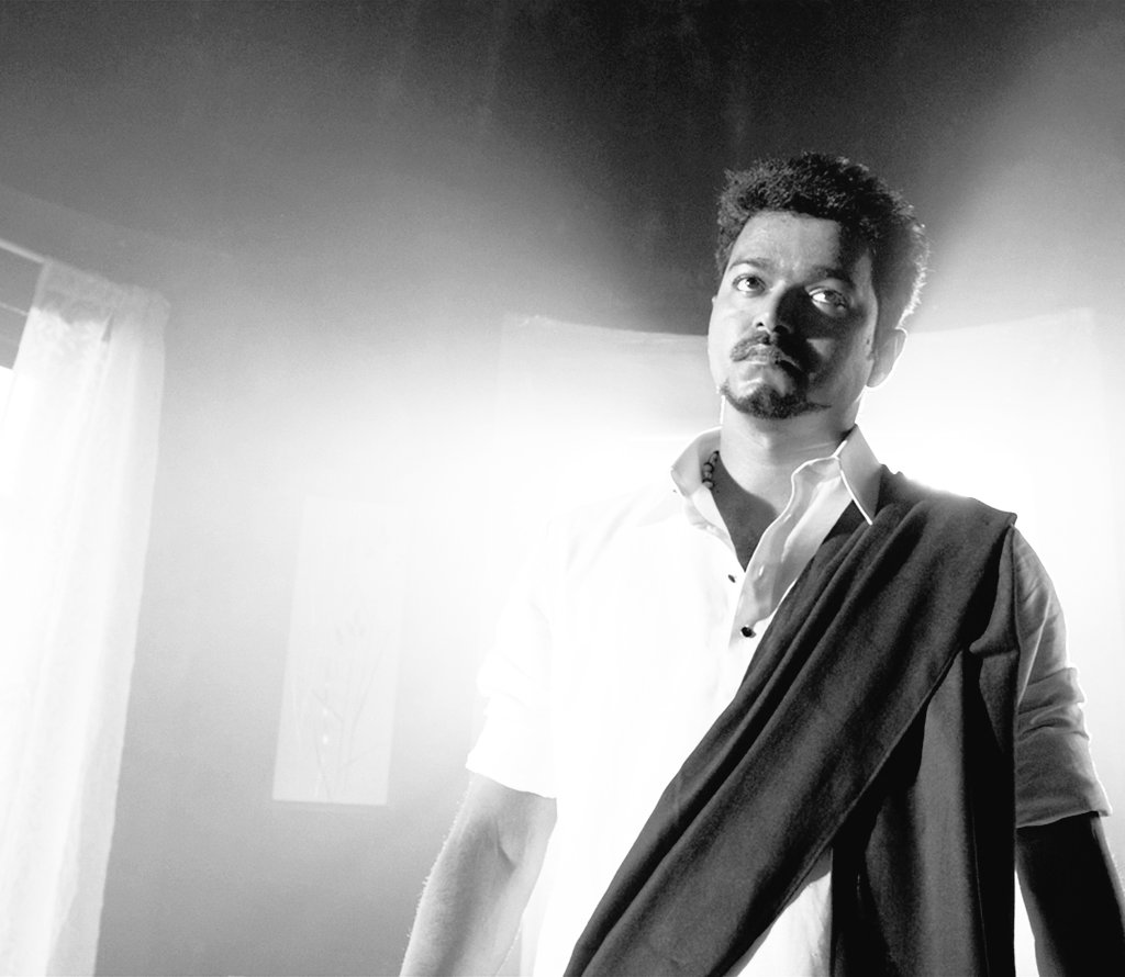 TVFC09's tweet photo. 6 years ago, Thalaivaa got released in TN after all issues sorted out. True &amp; Loyal fans waited for the day and celebrated him ❤️

#6YearsOfThalaivaa 😎 https://t.co/IIUOU42PuA