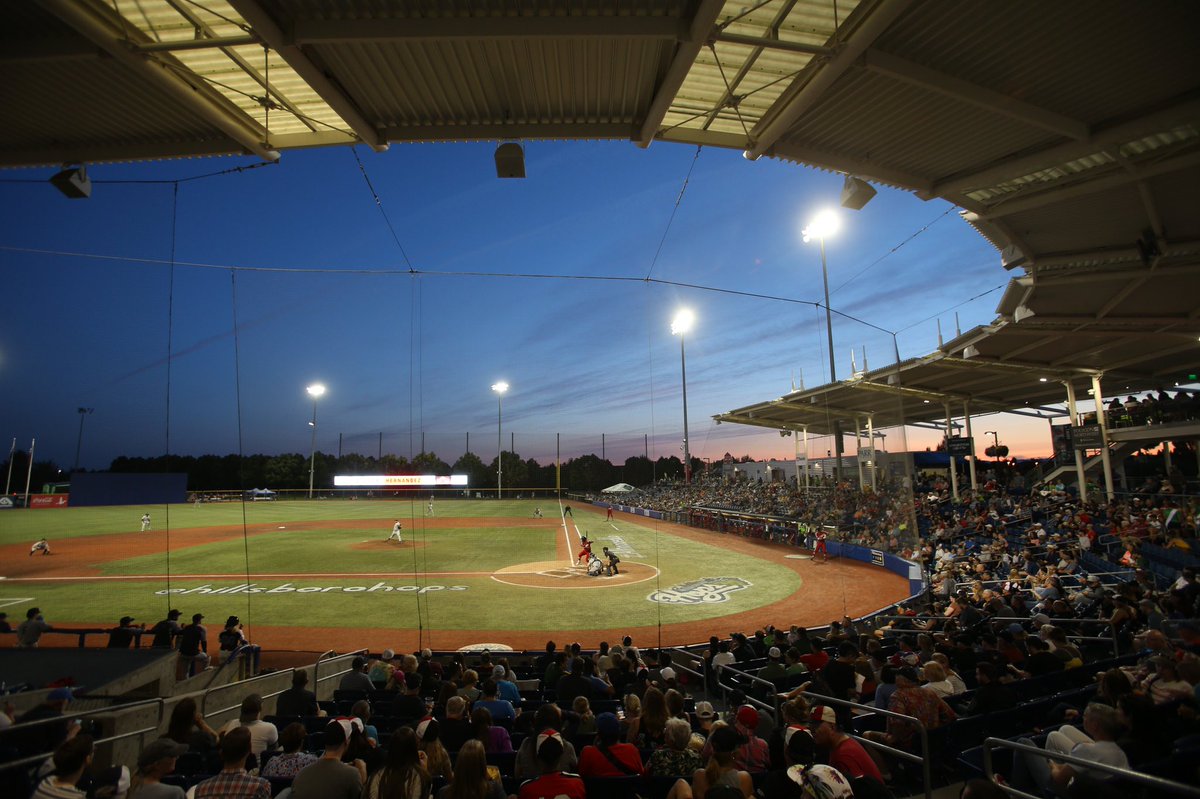 HillsboroHops's tweet photo. Sunsets here are worth more than gold.
#MavericksMonday https://t.co/VVFGPR4Dy0