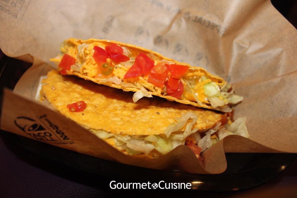 gourmetthai's tweet photo. ลองยัง? “ชิก สตาร์ ท้าแซ่บ” ไก่ทอดกรอบและผักสดห่อด้วยแป้งตอติญ่านุ่มๆ รูปทรงดาวพร้อมซอสสูตรใหม่ 2 รสชาติ ซีฟู้ด และจิ้มแจ่ว เสิร์ฟที่แรกที่สาขาเซ็นทรัลปิ่นเกล้านะ! ราคา 89 บาท
📍ทาโก้ เบลล์
@aroii @tamagofreemag #Tacobellth #GCReviews https://t.co/AZZSel3NiV