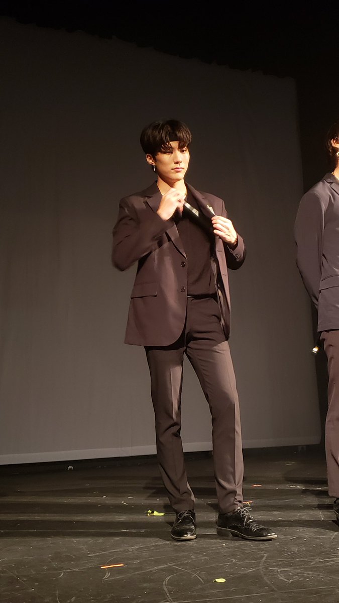 italianjess's tweet photo. Me: Thanks for the pokemon gifts,  we're friends you know
Jeup: Oh yeah?  What's your name? 
*he repeats it for memory
I sincerely love this nerd. I can't believe we spoke for so long holding hands.  He's a tiny precious 🌼
#IMFACTUSTour #IMFACTinNJ #IMFACT 
 #JEUP #제업 https://t.co/8zxrmtN8Uo