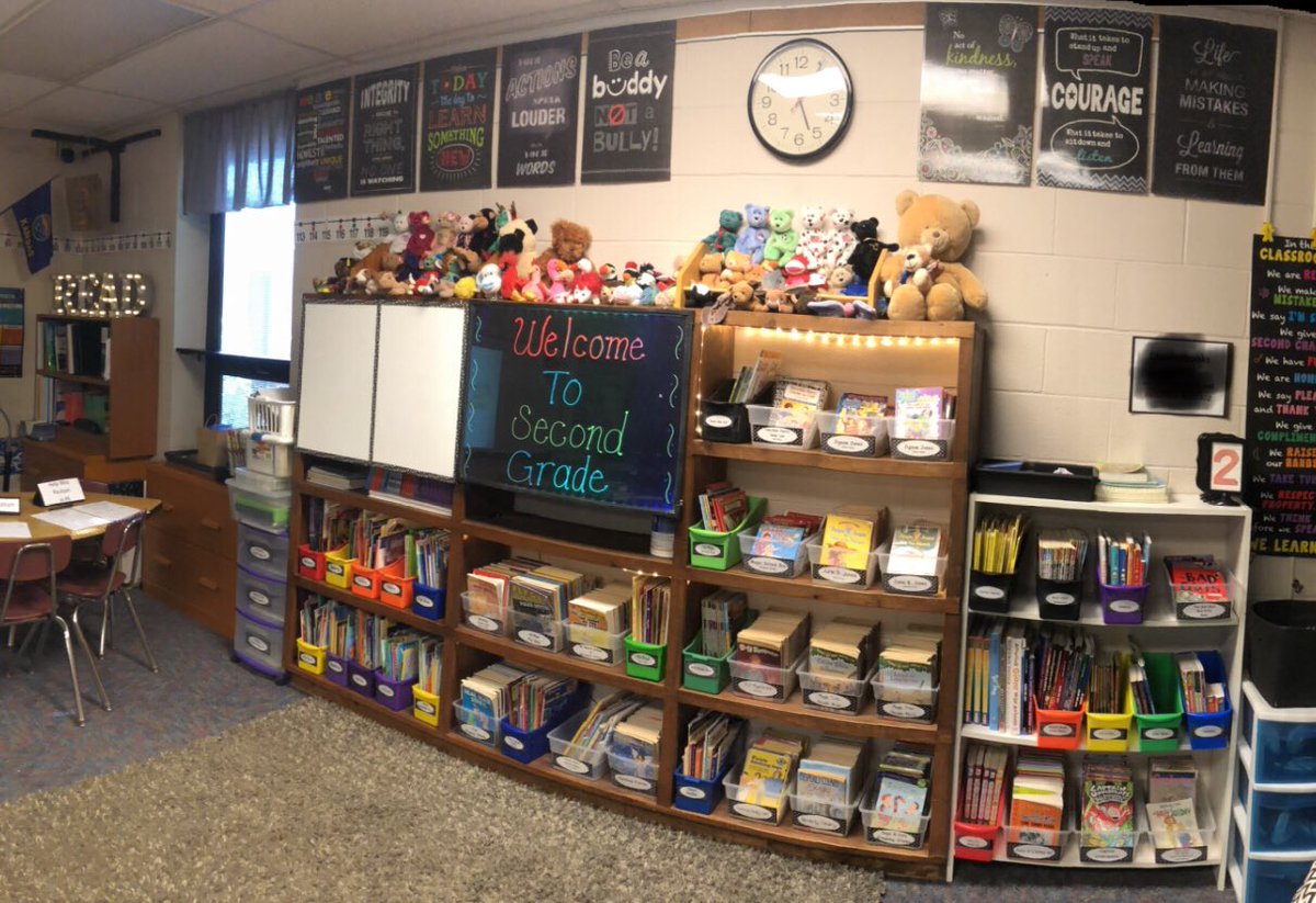 262Peterson's tweet photo. This is my favorite part of my classroom! I don’t care what anyone says, you can never have too many books! ❤️📚 #clearthelists #clearthelistKS #teachertwitter @support_a_teach #supportateacher #iteach2nd #classroomlibrary https://t.co/5oUlvRxaDl… https://t.co/4swM4AUqCh