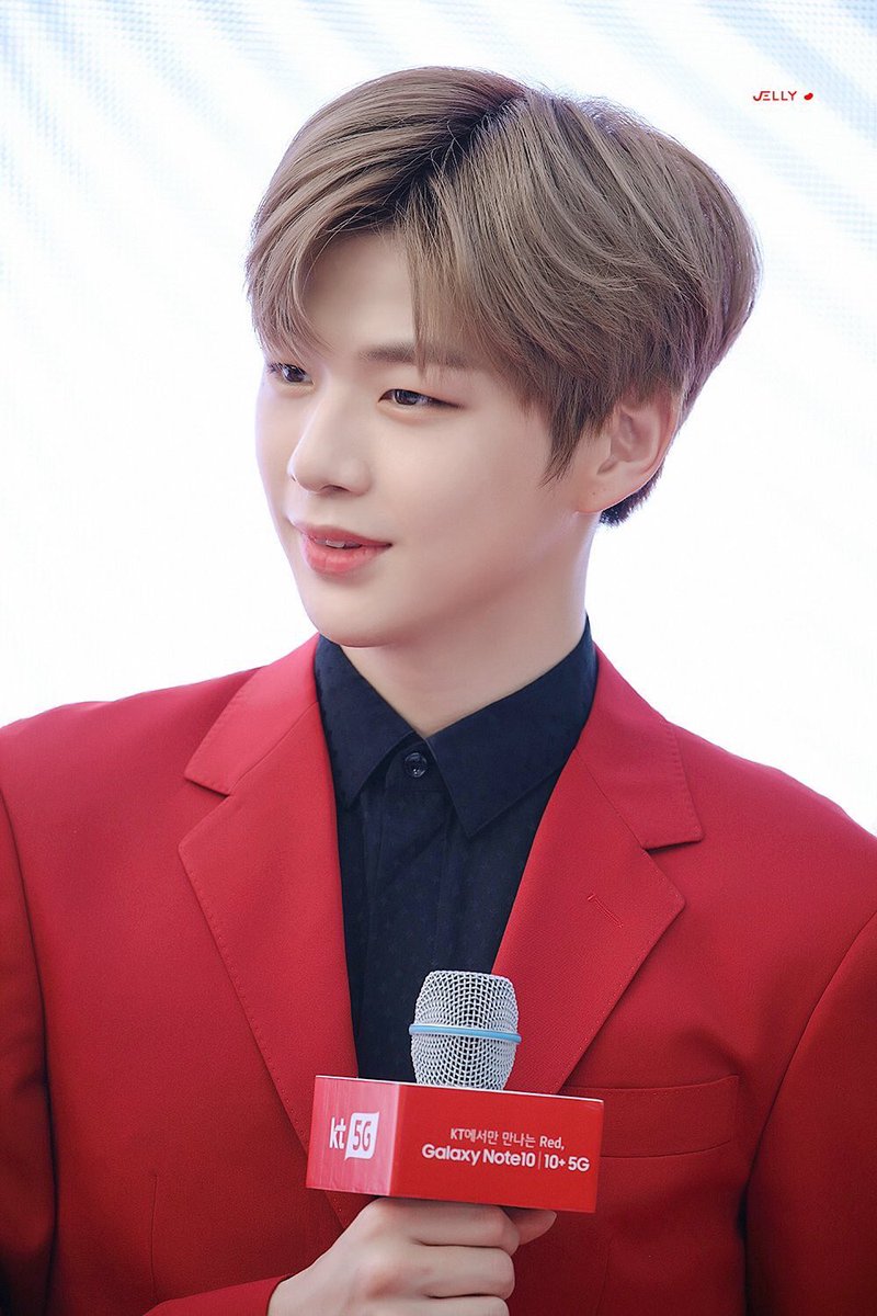 just_dani_u's tweet photo. 아ㅡ진짜ㅡ미친거 같애
라고 소리내서 말해벌임
#강다니엘 #KangDaniel #redonme
#カンダニエル #คังแดเนียล #姜丹尼尔 #КангДаниэль #녤 #KT런칭쇼 https://t.co/ePdIysAVik