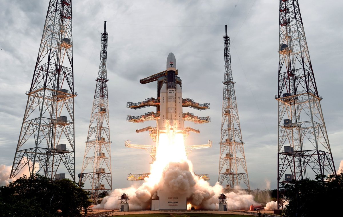 ians_india's tweet photo. Perhaps #MVanitha, Project Director of #Chandrayaan2 mission, is one of the few students from their class of 1985 who is continuing in the field of their graduation, said her classmates at the #CollegeofEngineering, #Guindy.
Photo: IANS https://t.co/jyjAEOfc1v