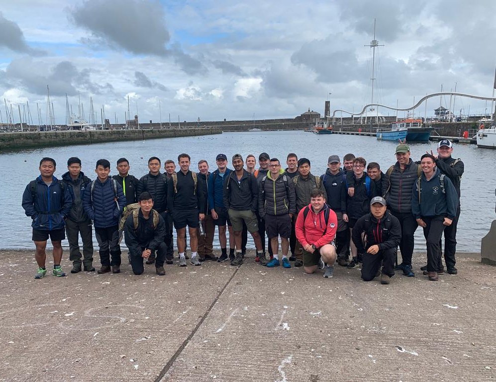 RSIGNALSCorpsSM's tweet photo. Ex BUFFALO HIKE is a 137 mile walk over 5 days from the UK's west to east coast. Soldiers from 202 Sig Sqn are pictured here and have smashed out 32 miles today alone. Fantastic stuff warfighters 👏👏👏
#warfighters #3dsr #Gurkha #royalsignals #irondivision #fitness #challenge https://t.co/CptMQyJiJ8