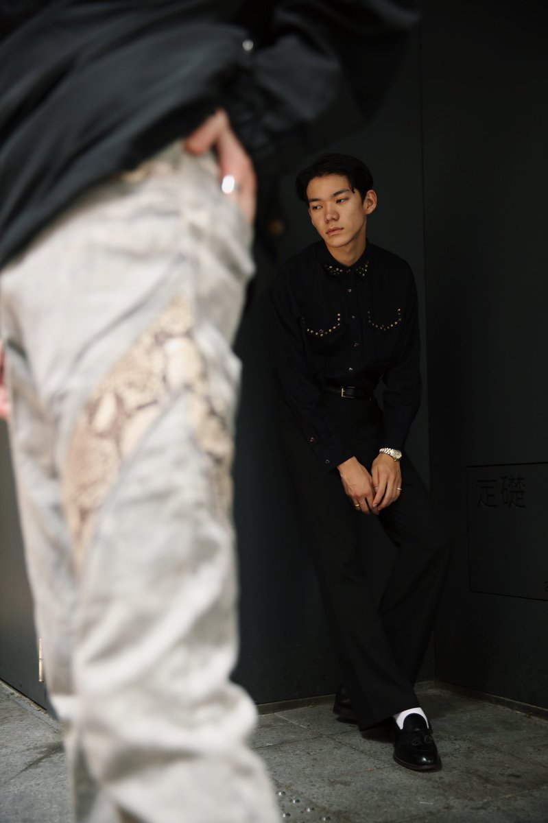 sullentokyo's tweet photo. ONLINE UPDATED

right
tops: LONG SLEEVE DECORATION SHIRT
pants: WIDE STRAIGHT TROUSERS

left
tops: PULLOVER BLOUSON
pants: 5351 POINT PYTHON DENIM PANTS
shoes: PRADA LACE- UP BOOTS
https://t.co/y7of610ClC https://t.co/tiANC9wmch